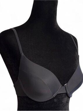Smooth Front-Close T-Shirt Bra in Black